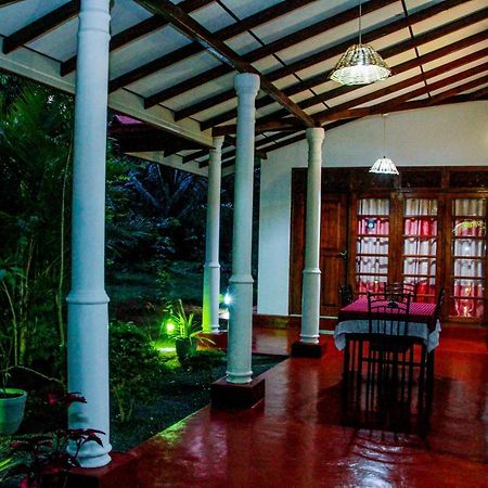 Thathsara Holiday Inn Sigiriya Exterior foto